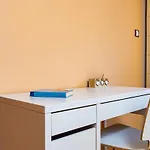 Apartman Spacious 2br Kremena 10 Minutes Walk To Center
