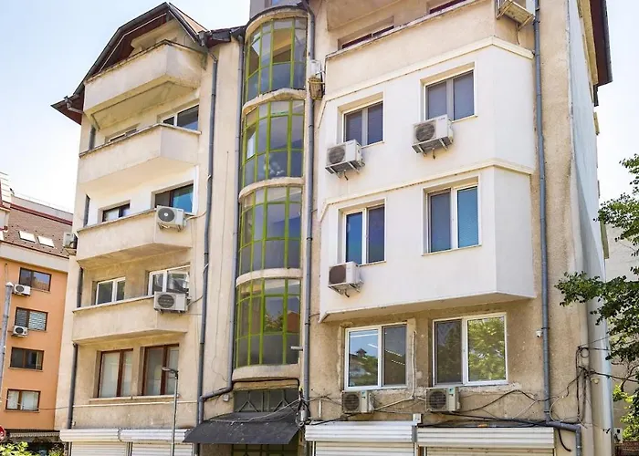 Spacious 2br Kremena 10 Minutes Walk To Center *