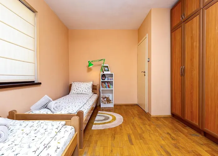 Spacious 2br Kremena 10 Minutes Walk To Center *