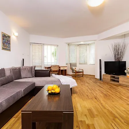 Apartment Spacious 2br Kremena 10 Minutes Walk To Center Plovdiv