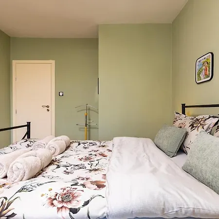 Apartment Spacious 2br Kremena 10 Minutes Walk To Center