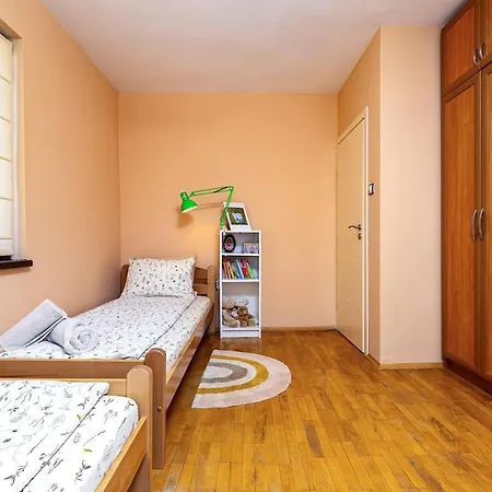 Spacious 2br Kremena 10 Minutes Walk To Center *