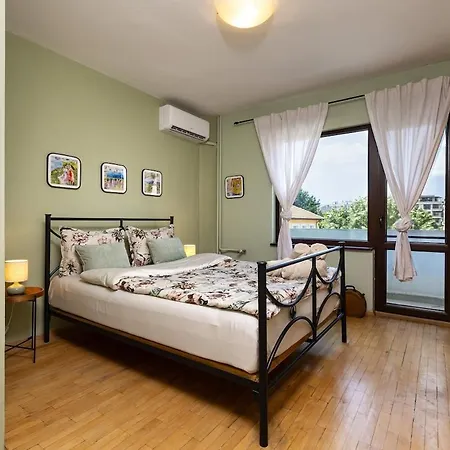 Apartment Spacious 2br Kremena 10 Minutes Walk To Center Plovdiv