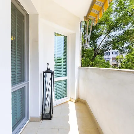 Spacious 2br Kremena 10 Minutes Walk To Center Apartment *