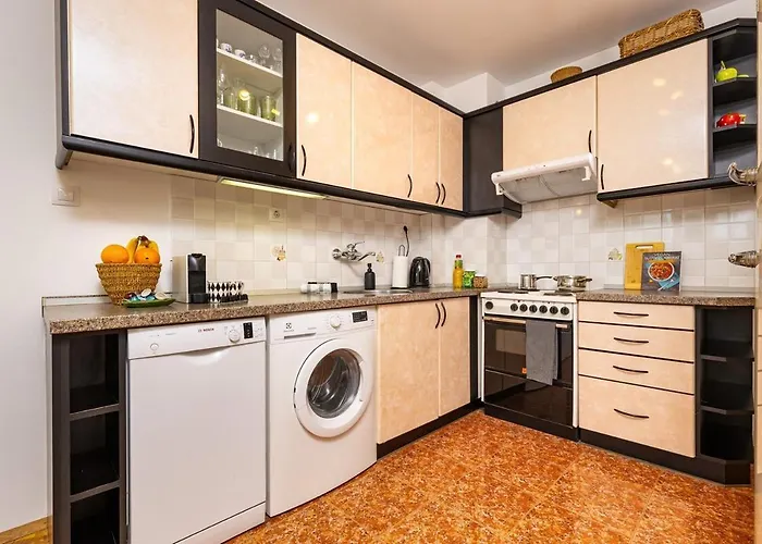 Spacious 2br Kremena 10 Minutes Walk To Center * Plovdiv