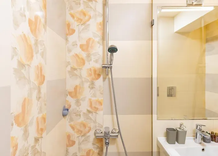 Spacious 2br Kremena 10 Minutes Walk To Center Apartment *