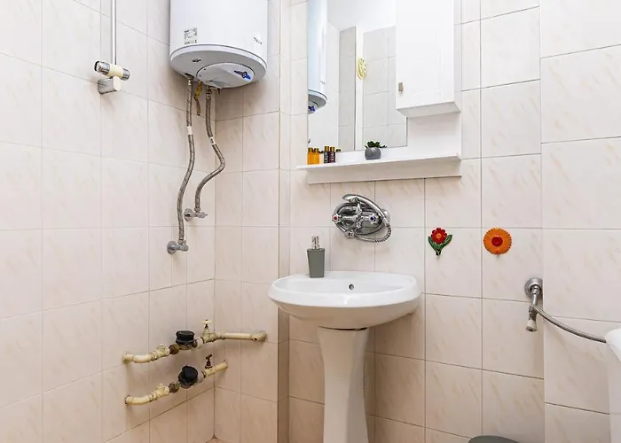 Spacious 2br Kremena 10 Minutes Walk To Center *